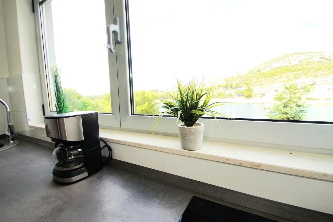 Apartments Petrovic Primosten Exterior photo