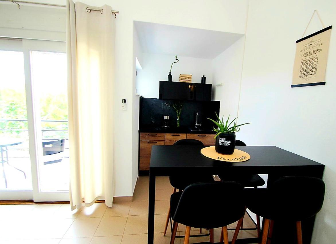 Apartments Petrovic Primosten Exterior photo