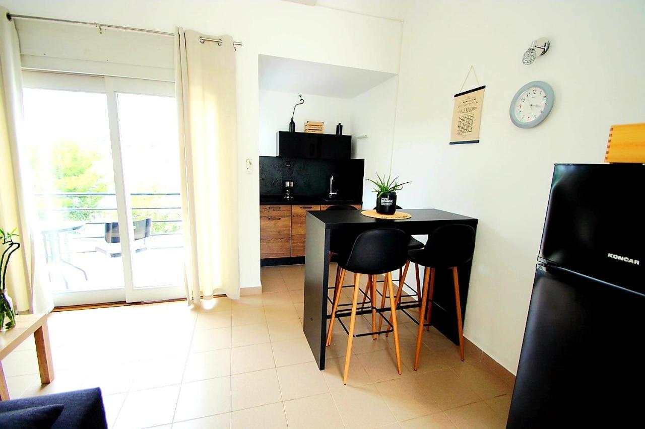 Apartments Petrovic Primosten Exterior photo