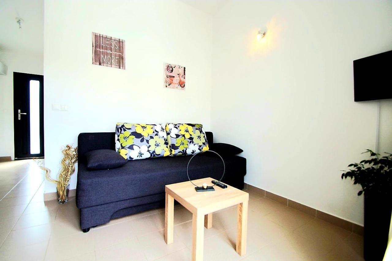 Apartments Petrovic Primosten Exterior photo